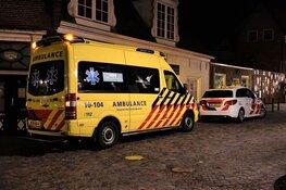 Keukenbrandje in Hoorn, bewoonster in ambulance nagekeken