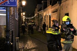 Keukenbrandje in Hoorn, bewoonster in ambulance nagekeken