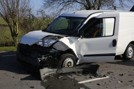 Gewonde bij frontale botsing in Spierdijk