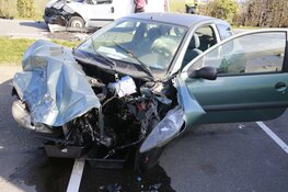 Gewonde bij frontale botsing in Spierdijk