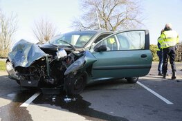 Gewonde bij frontale botsing in Spierdijk