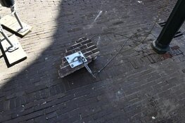 Deel gevel ingestort van opticien aan de Grote Noord in Hoorn