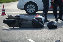 Scooterrijder raakt gewond bij aanrijding