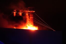 Uitslaande brand bij visbedrijf in Enkhuizen: één gewonde