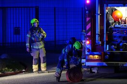 Uitslaande brand bij visbedrijf in Enkhuizen: één gewonde