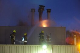 Uitslaande brand bij visbedrijf in Enkhuizen: één gewonde