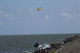 Grote zoekactie op IJsselmeer na omslaan boot