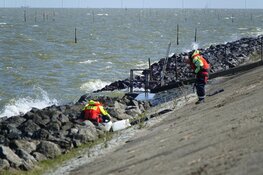 Grote zoekactie op IJsselmeer na omslaan boot