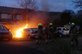 Auto door brand verwoest op Gruttolaan