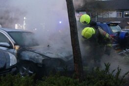Auto door brand verwoest op Gruttolaan