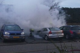 Auto door brand verwoest op Gruttolaan