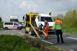 Drie auto's zwaar beschadigd bij ongeval Enkhuizen