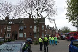 Flinke brand in achtertuin van woning in Enkhuizen