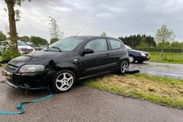 Auto te water in Oosterblokker