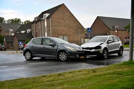 Ongeval in Zwaag: Twee auto's botsen tegen elkaar
