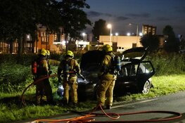 Auto ontbrandt tijdens het rijden in Enkhuizen