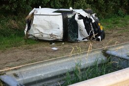 Automobilist over de kop geslagen op A7 bij Avenhorn