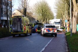 Voetganger aangereden op zebrapad in Enkhuizen: slachtoffer per traumahelikoper naar ziekenhuis