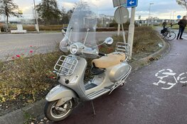 Scooter aangereden in Enkhuizen, vrouw zwaar gewond