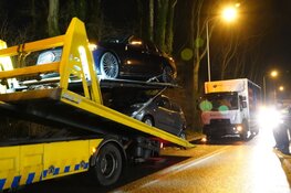 Vrachtwagen rijdt in op file, twee gewonden