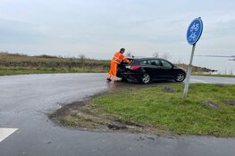 Twee auto&#39;s betrokken bij ongeluk in Enkhuizen