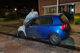Auto door brand verwoest in Zwaagdijk