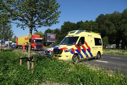 Twee auto's in botsing met vrachtwagen op Provincialeweg