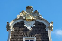 Gevelstenenwandeling onder leiding van Vereniging Oud Hoorn