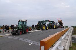 Boeren protesteren in Zwaagdijk