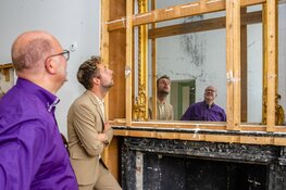 Spiegeltje, spiegeltje achter de wand