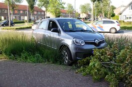 Botsing in Wervershoof, automobilist naar politiebureau