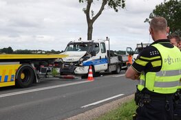 Botsing tussen drie voertuigen in Wognum