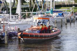 Brand op bootje in jachthaven Enkhuizen