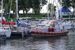 Brand op bootje in jachthaven Enkhuizen