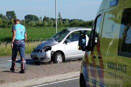 Gewonde bij ongeval tussen auto en bezorgdienst in Wervershoof