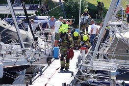 Brand in haven in Enkhuizen