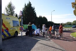 Automobilist vlucht na botsing met fietser in Enkhuizen