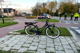 Jonge fietser komt met schrik vrij na aanrijding met auto in Wognum
