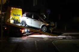 Automobiliste zonder rijbewijs rijdt flinke schade in Zwaag