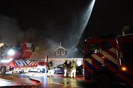 Flinke brand bij stolpboerderij in Wognum