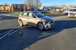 Botsing met schade op rotonde in Obdam