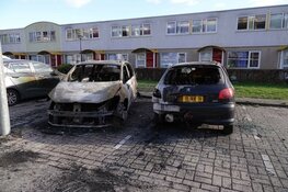 Vermoedelijke brandstichting in Hoorn, drie auto's beschadigd