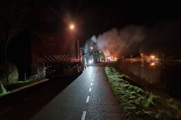 Vrijstaande woning in Ursem in brand