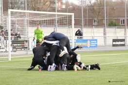 Always Forward knokt zich met tien man naar zege in topper tegen VVS &#39;46