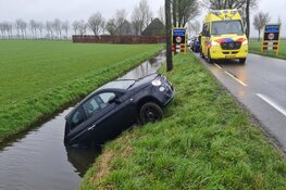Automobiliste te water in Spanbroek