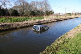 Auto te water gerold in Hoorn