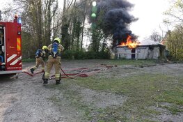 Brand op voormalige camping in Enkhuizen