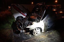Auto door brand verwoest in Medemblik