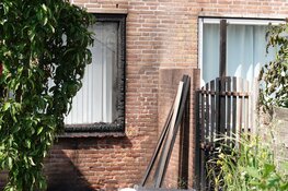 Korte buitenbrand in achtertuin in Grootebroek