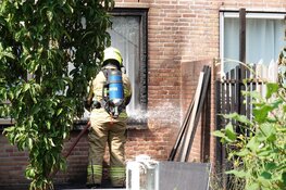 Korte buitenbrand in achtertuin in Grootebroek